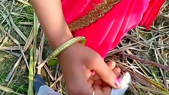 Bhabhi Caught In The Act In The Field, Outdoor Indian Sex